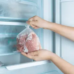 Lodówka No Frost: Ile trwa czyszczenie? Uniknij błędów i awarii.