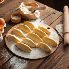 Pierogi w zamrażarce: Ile wytrzymają? Sekrety idealnego mrożenia
