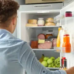 Jak ustawić temperaturę w lodówce? Zadbaj o świeżość i rachunki!