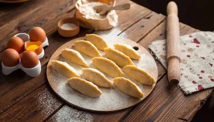 Pierogi w zamrażarce: Ile wytrzymają? Sekrety idealnego mrożenia