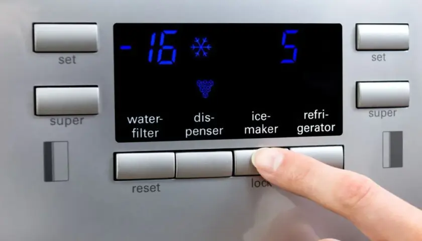 Kontrolki Whirlpool: Co sygnalizuje Twoja lodówka? Poradnik.