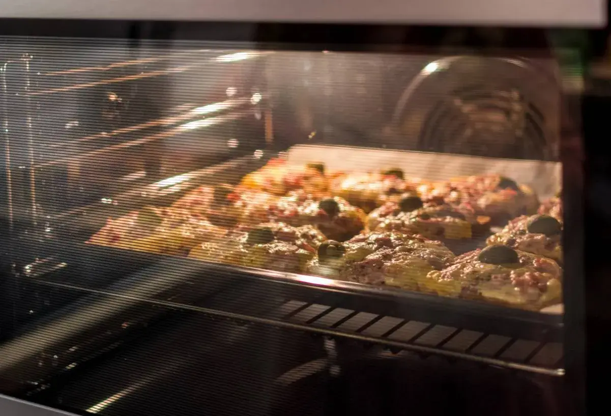 Zablokowany piekarnik Amica? Odblokuj go! Szybkie triki na każdy problem