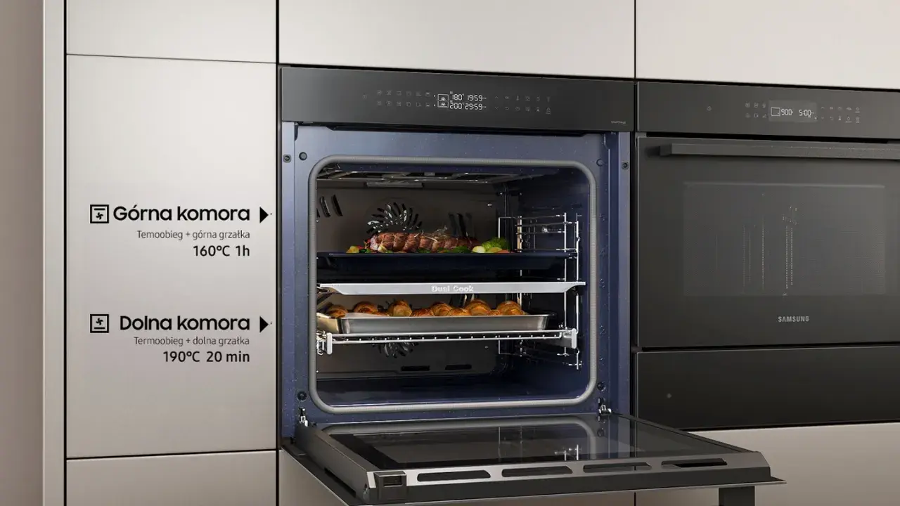 Samsung Dual Cook: jak ustawić górną i dolną komorę. Mięso na górze (160°C, 1h), ciastka na dole (190°C, 20 min).