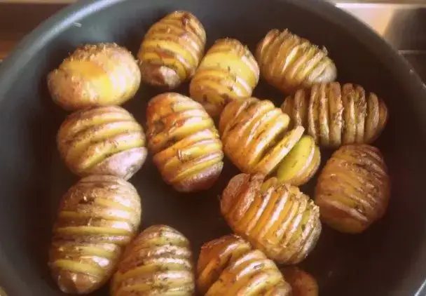 ziemniaki w mundurkach pieczone w piekarniku